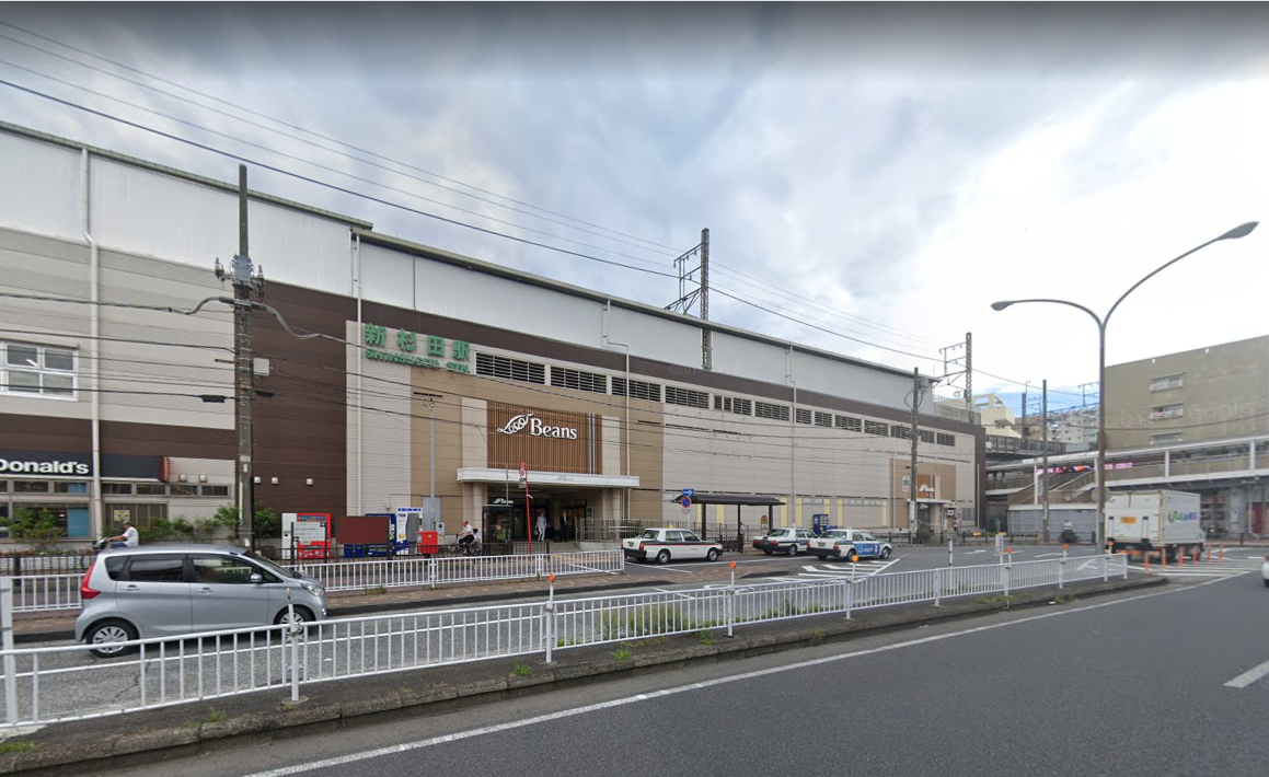 新杉田駅前